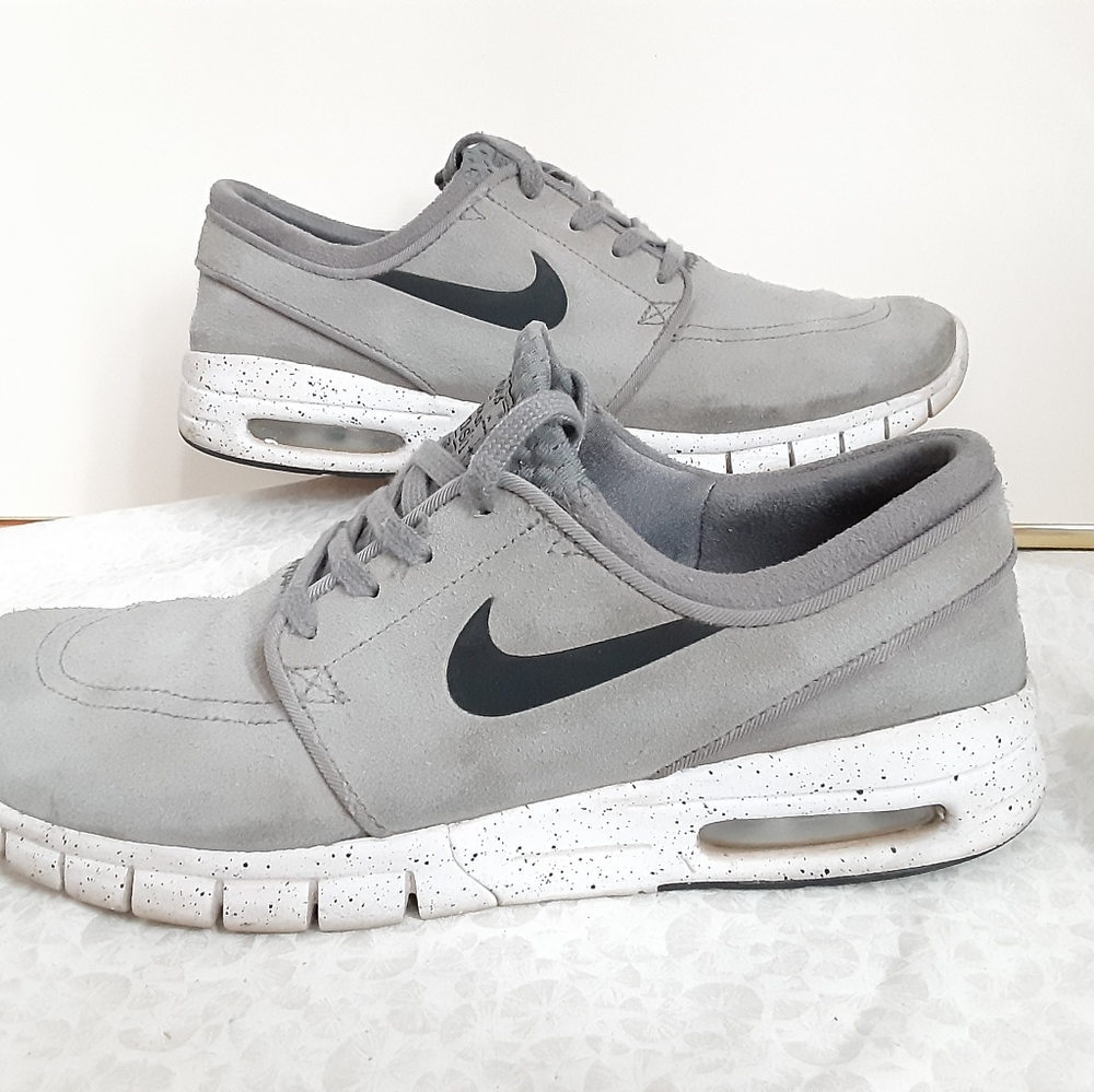 NIKE AIR SB Sz 8 Gray Max L Mens 8 Womens 9.5